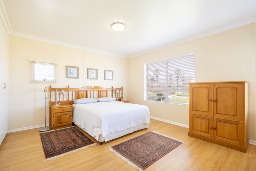 4 Bedroom Property for Sale in Greenways Golf Estate Western Cape